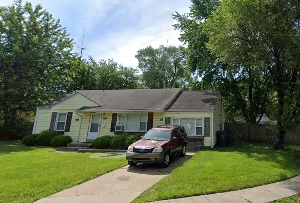 1001 E Cedar Street, Olathe