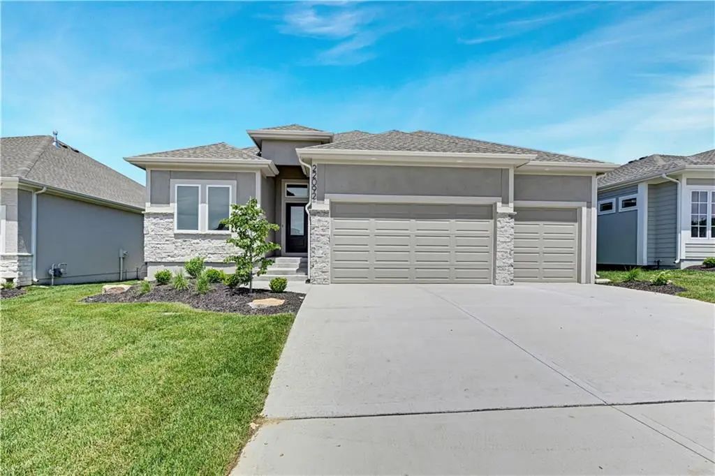 22092 W 94th Terrace, Lenexa