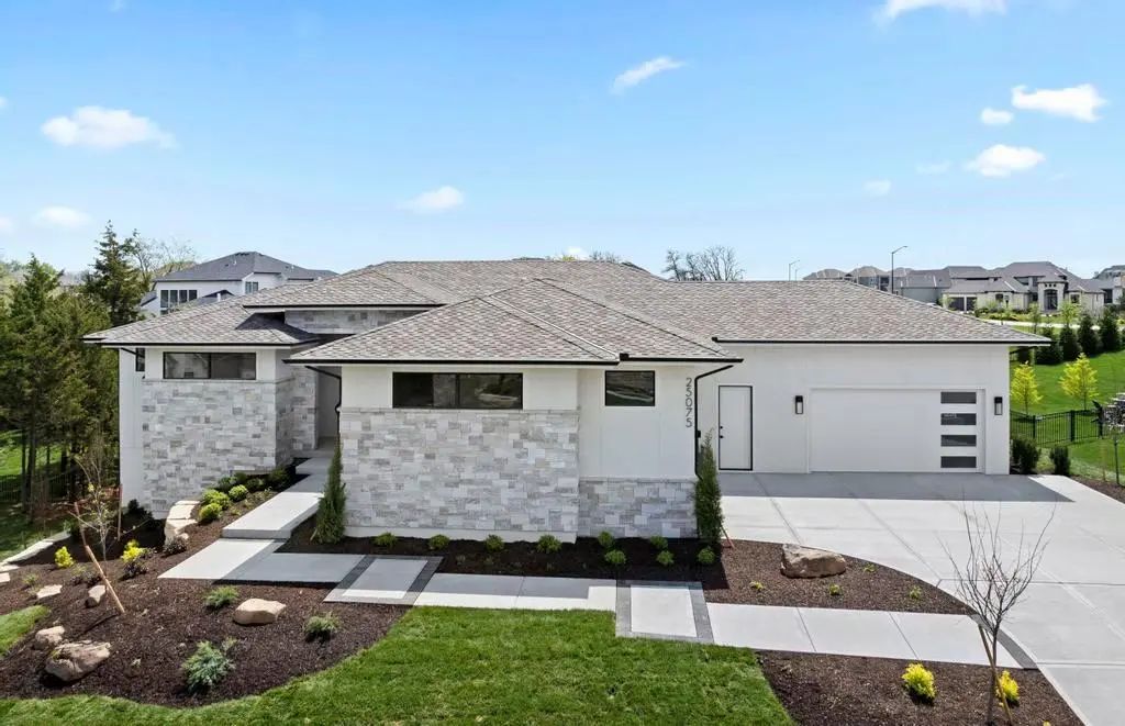13719 Alhambra Street, Leawood