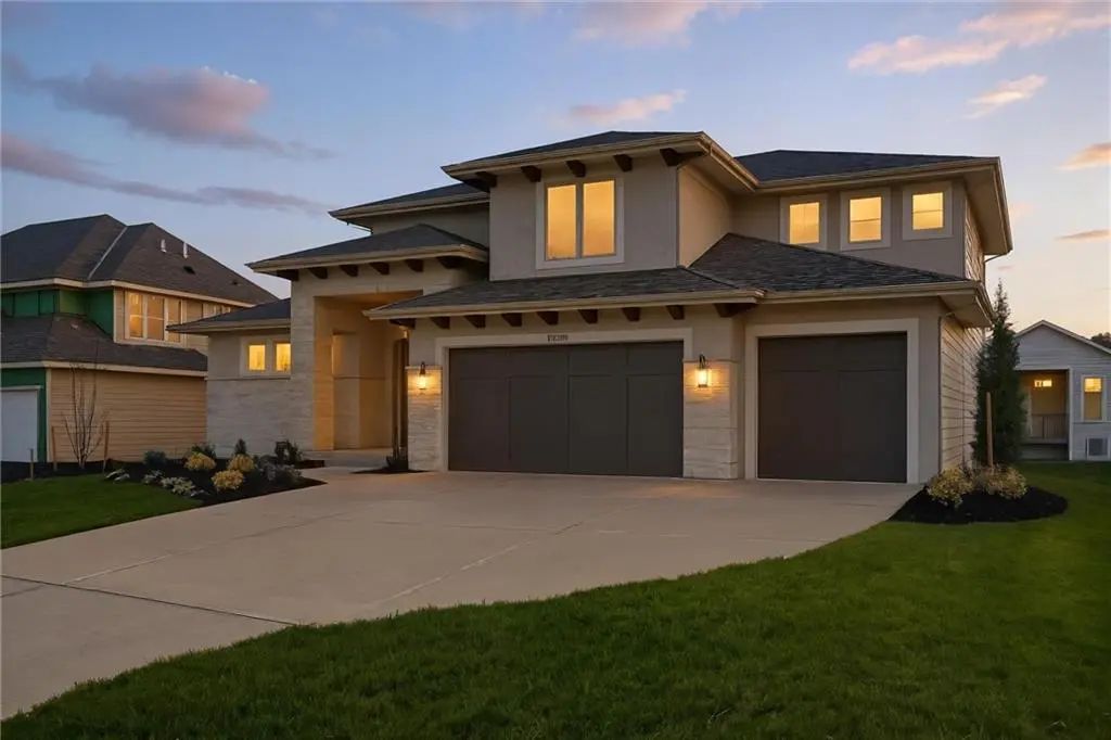 21913 W 99th Terrace, Lenexa