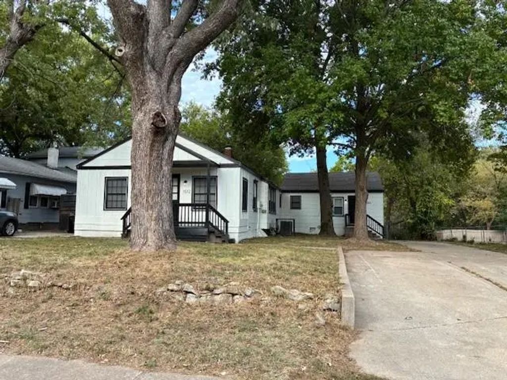 1512 W College Street, Independence