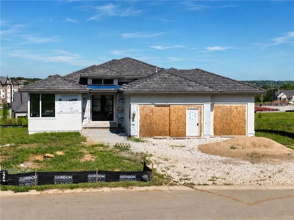 13705 W Guilford Road, Leawood