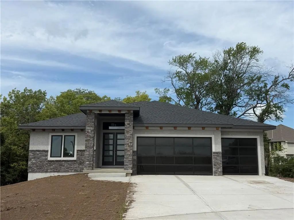 8910 Ginger Street, Lenexa