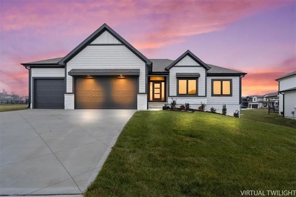 2303 Sw Serena Place, Lee's Summit