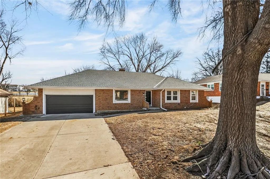 10437 Grand Avenue, Kansas City