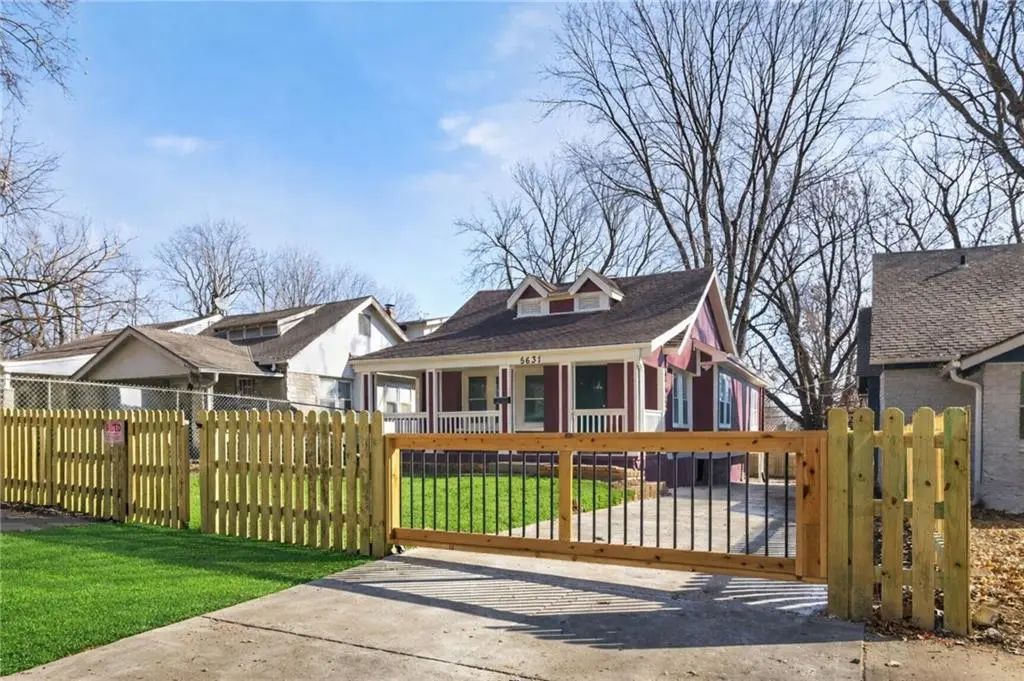 5631 Euclid Avenue, Kansas City
