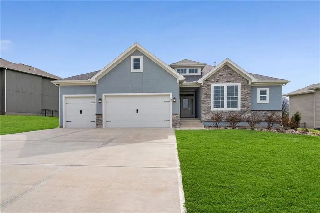 7703 Green Street, Lenexa