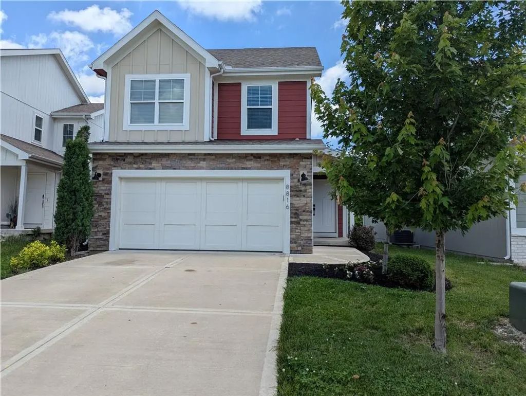 8816 Sw 9th Street, Blue Springs
