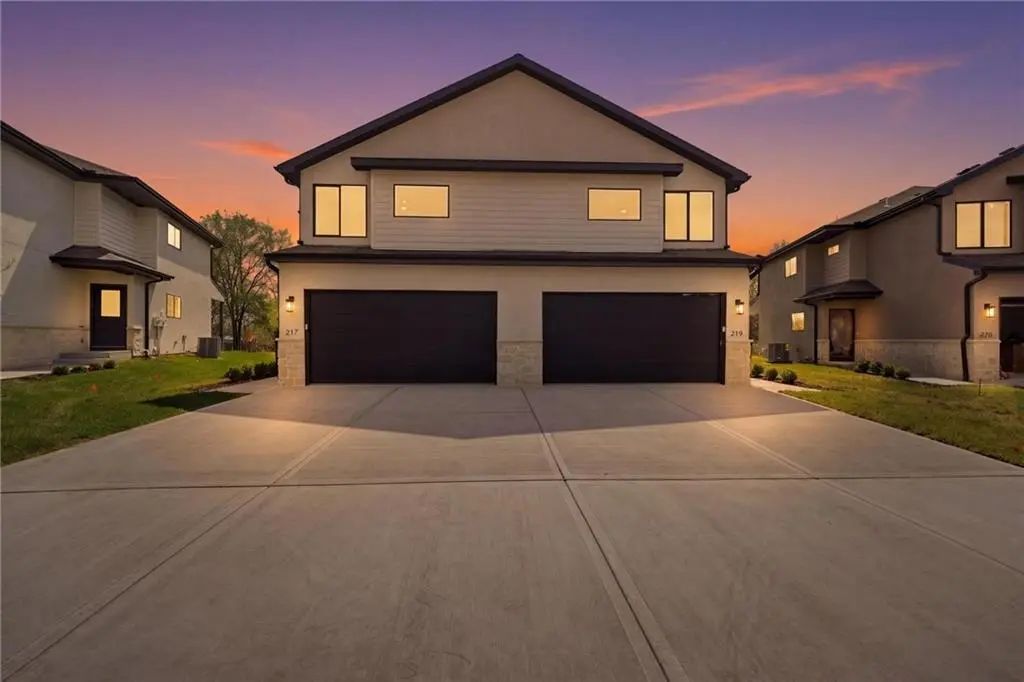 225 Nw Orchard Court, Lee's Summit