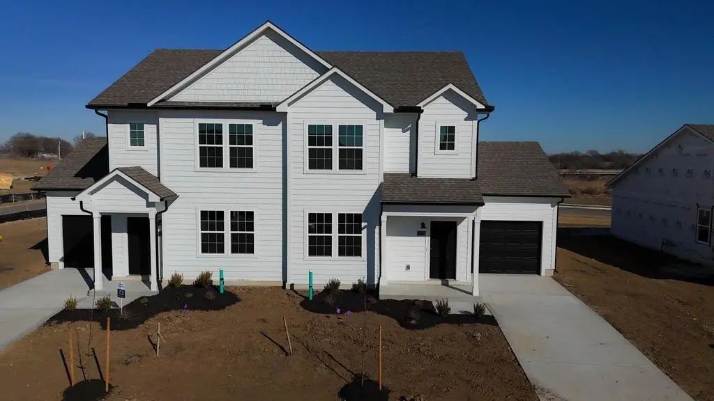 12402 S Acacia Drive, Lee's Summit