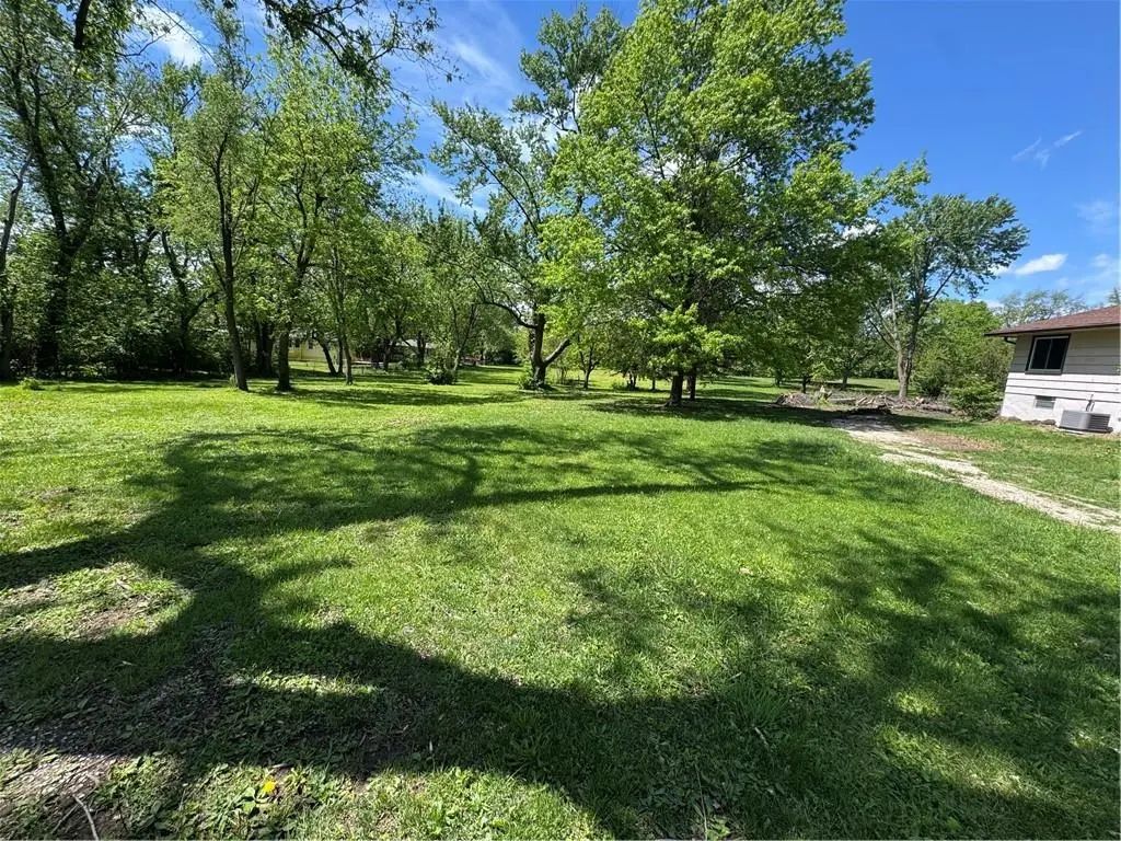 13816 Norby Street, Grandview