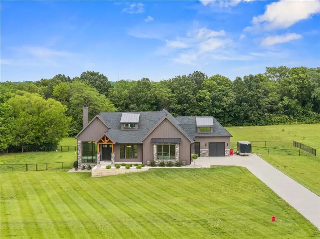 13405 Woodland Ranch Drive, Lone Jack