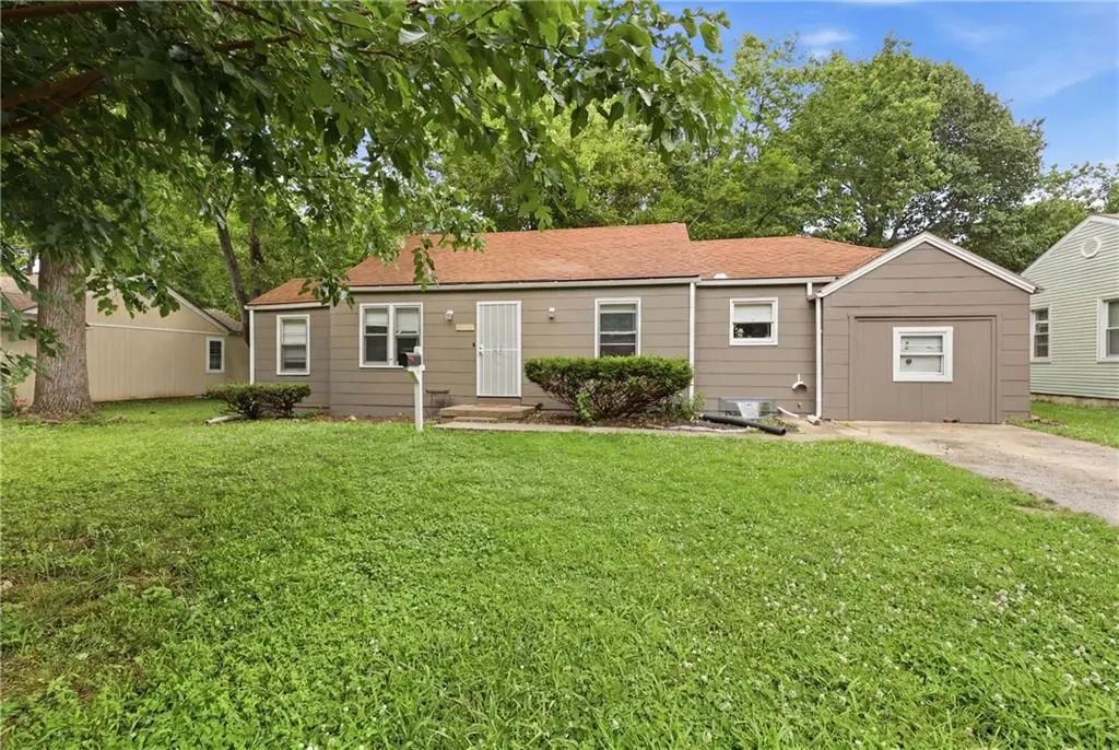 11217 Applewood Drive, Kansas City