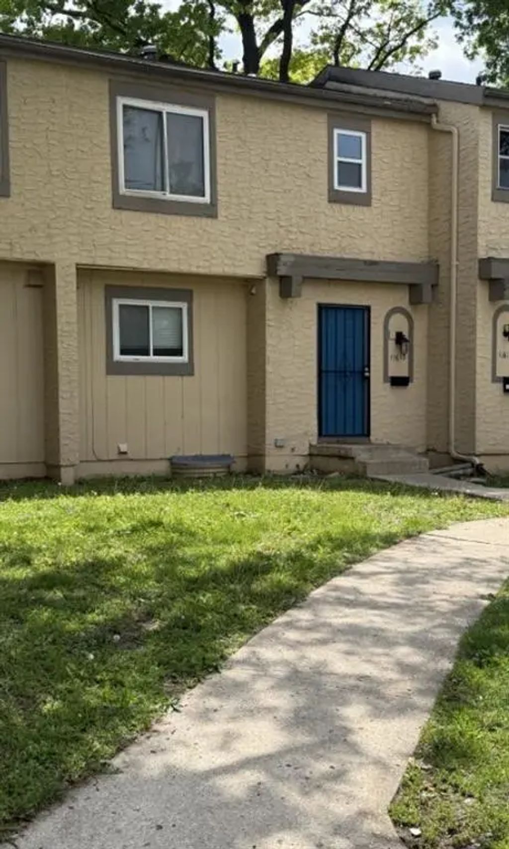 11613 Richmond Avenue, Kansas City