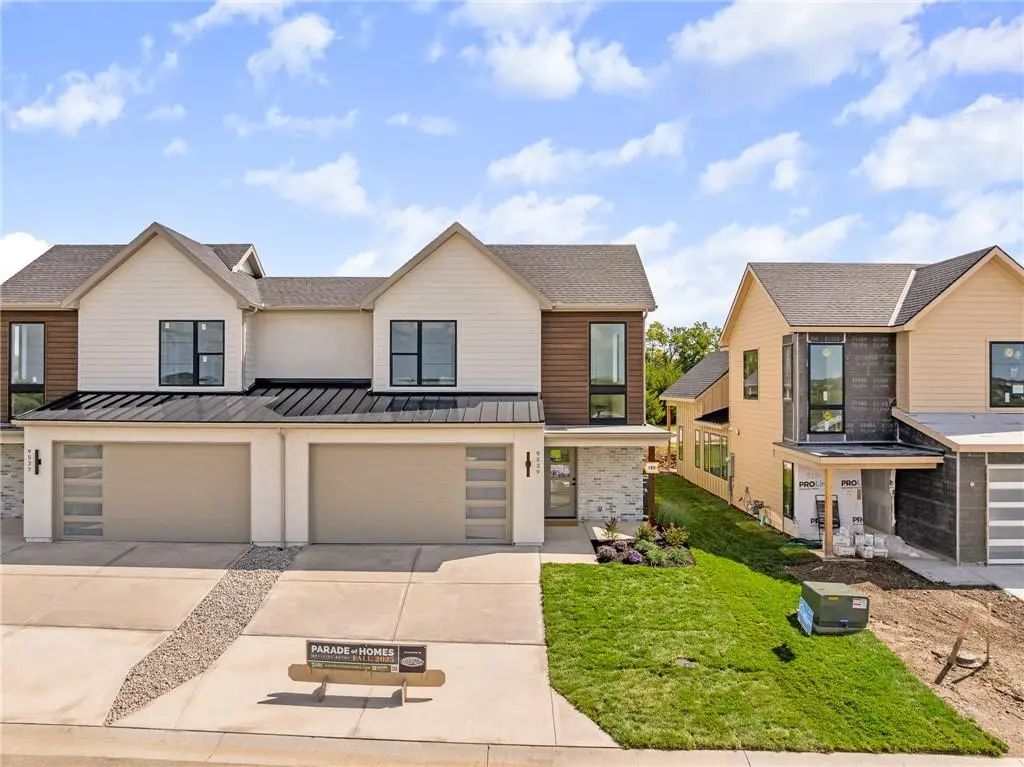 17749 W 97th Street, Lenexa