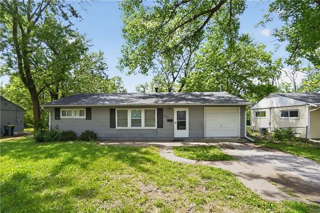 11012 Cambridge Avenue, Kansas City
