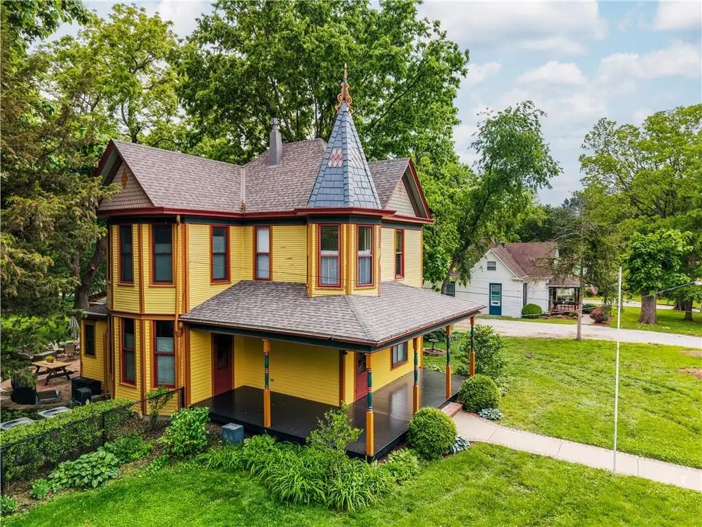 1704 Sw Walnut Street, Blue Springs