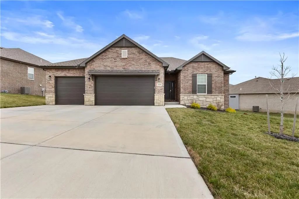 3225 N 109th Place, Kansas City