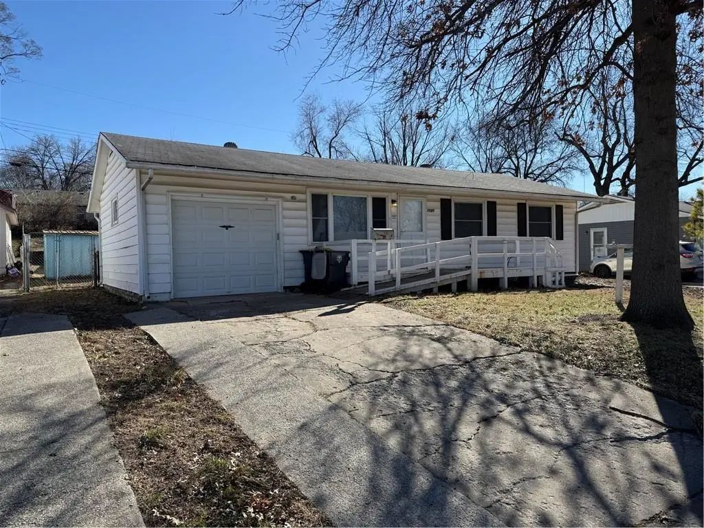 7525 E 52nd Street, Kansas City