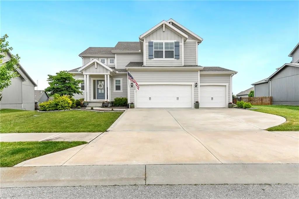 124 Se Briar Valley Lane, Blue Springs