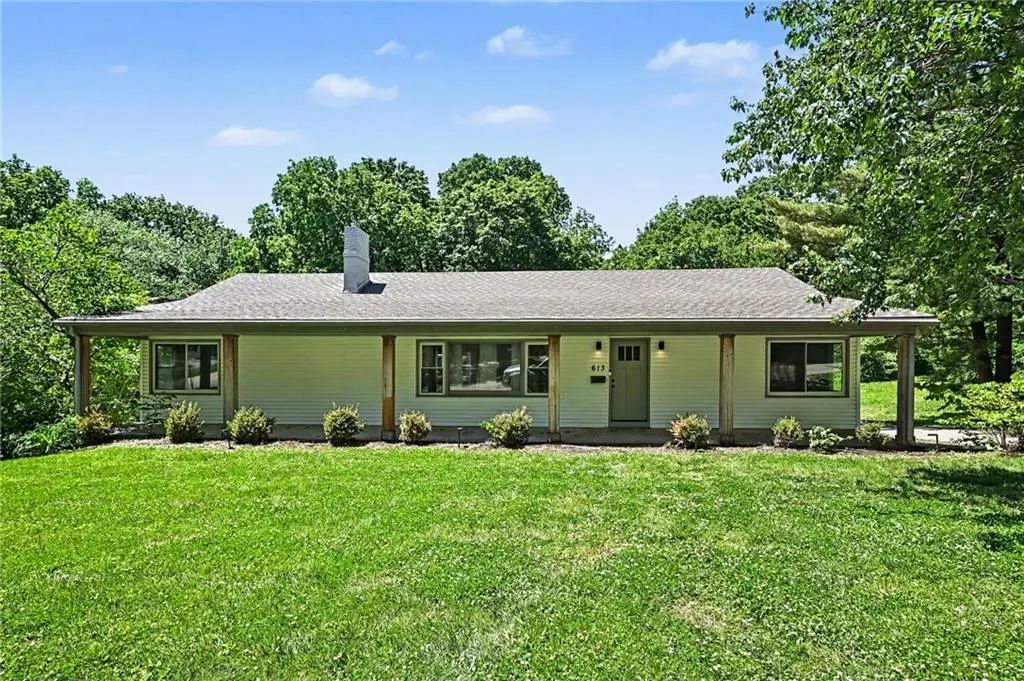613 E Red Road, Independence