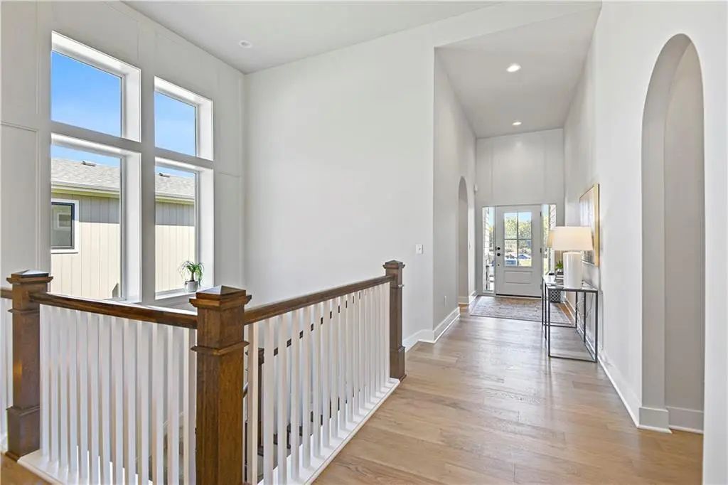 25086 W 98th Place, Lenexa