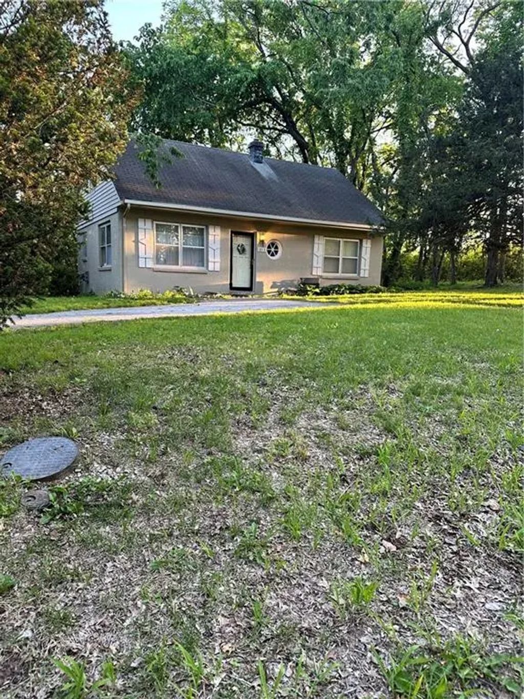 1013 W Santa Fe Trail, Kansas City