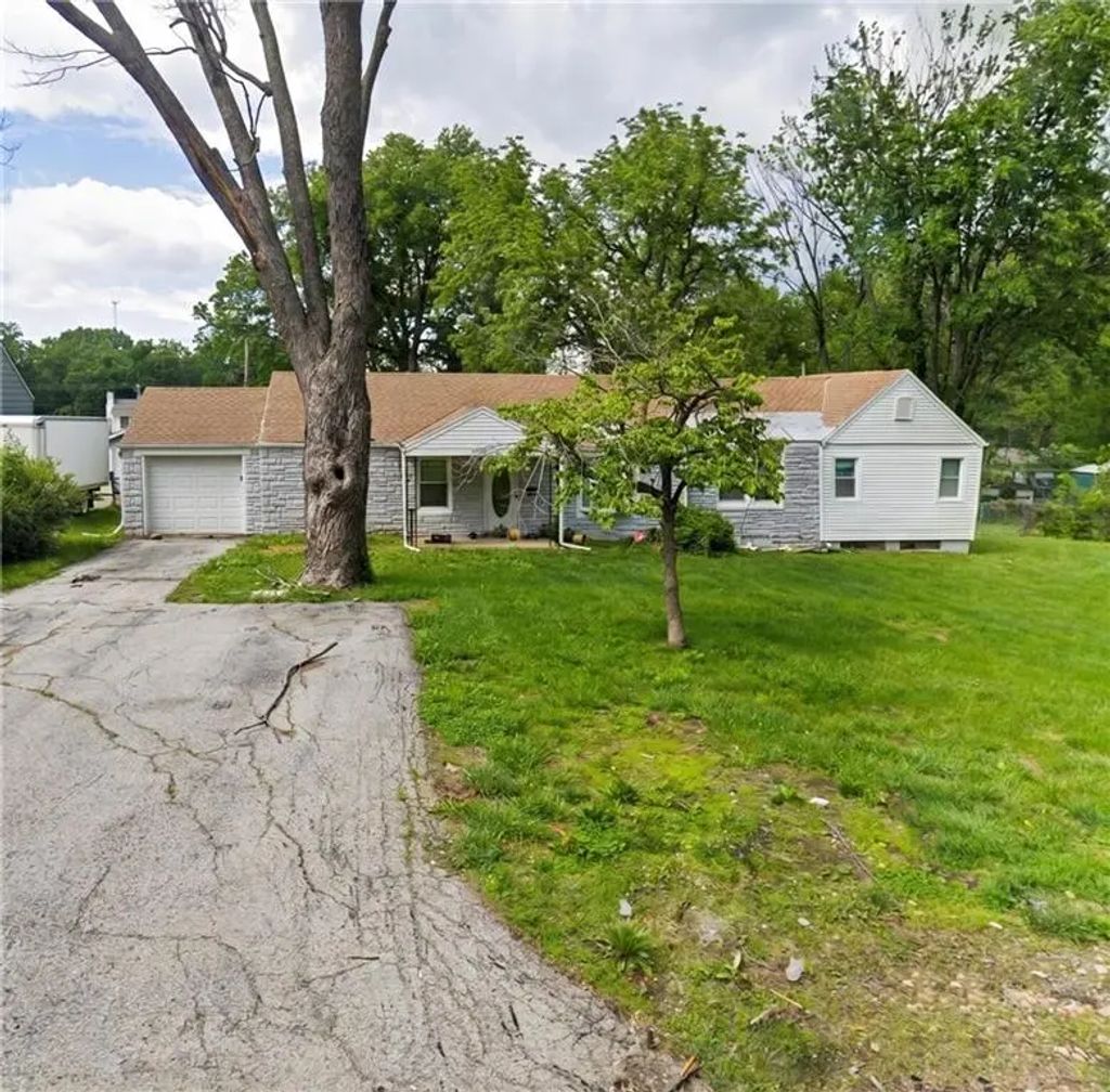 9622 Linwood Boulevard, Independence