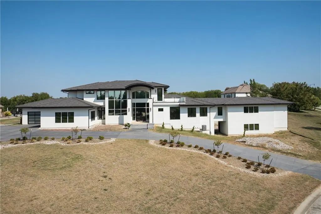 3331 S Saddle Ridge Court, Independence