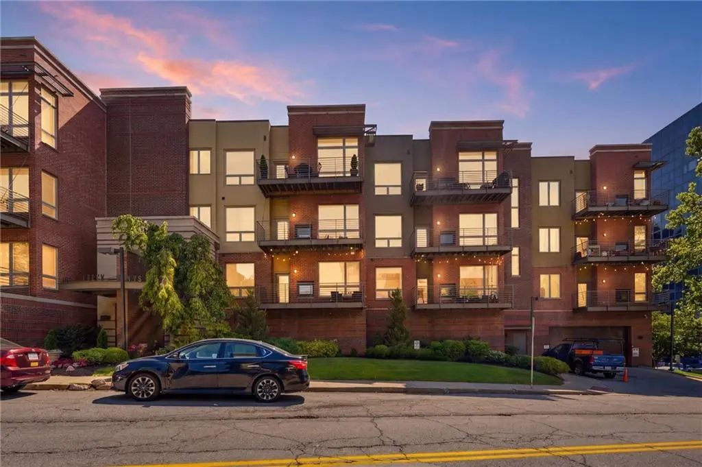 4521 Wornall Road 211, Kansas City