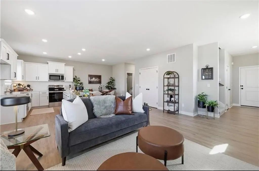 15552 E 47th Terrace, Kansas City