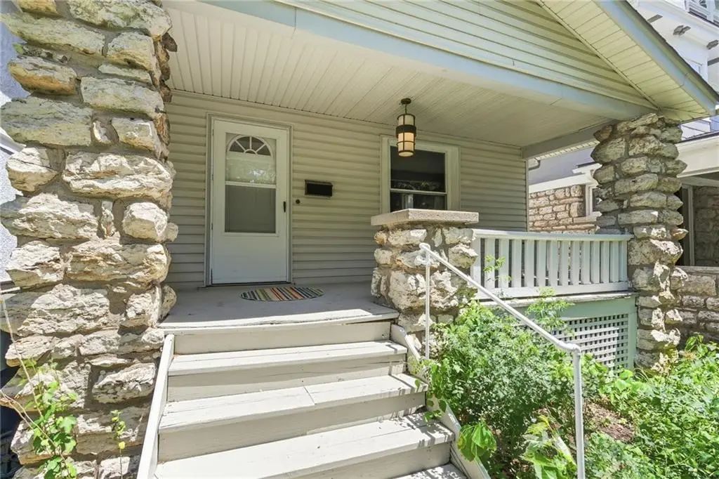 4215 Kenwood Avenue, Kansas City