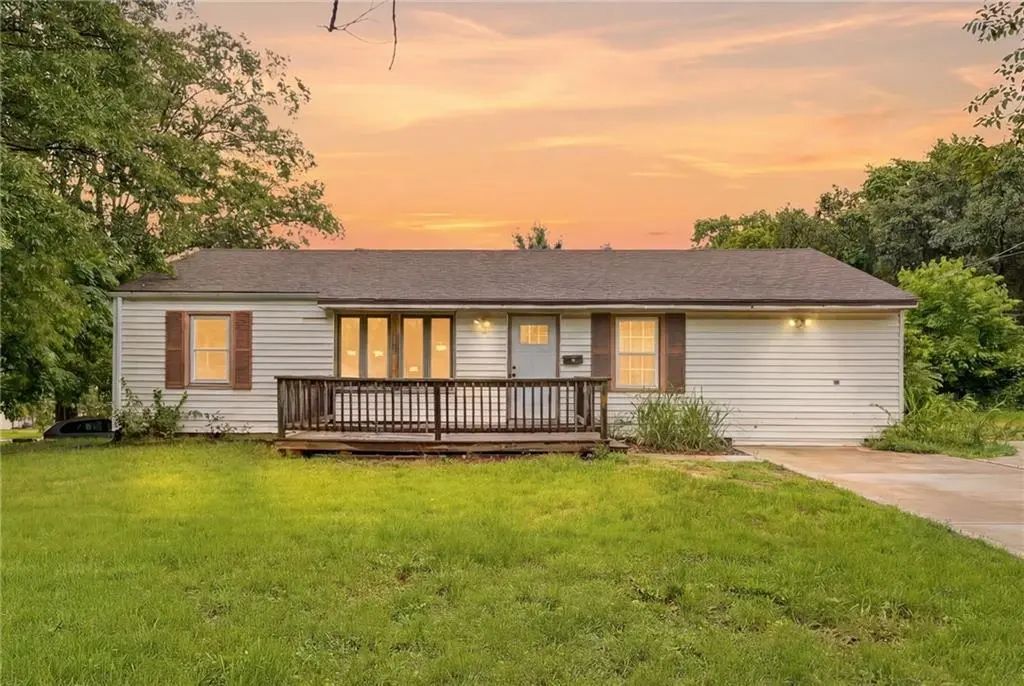 10013 Bellaire Avenue, Kansas City