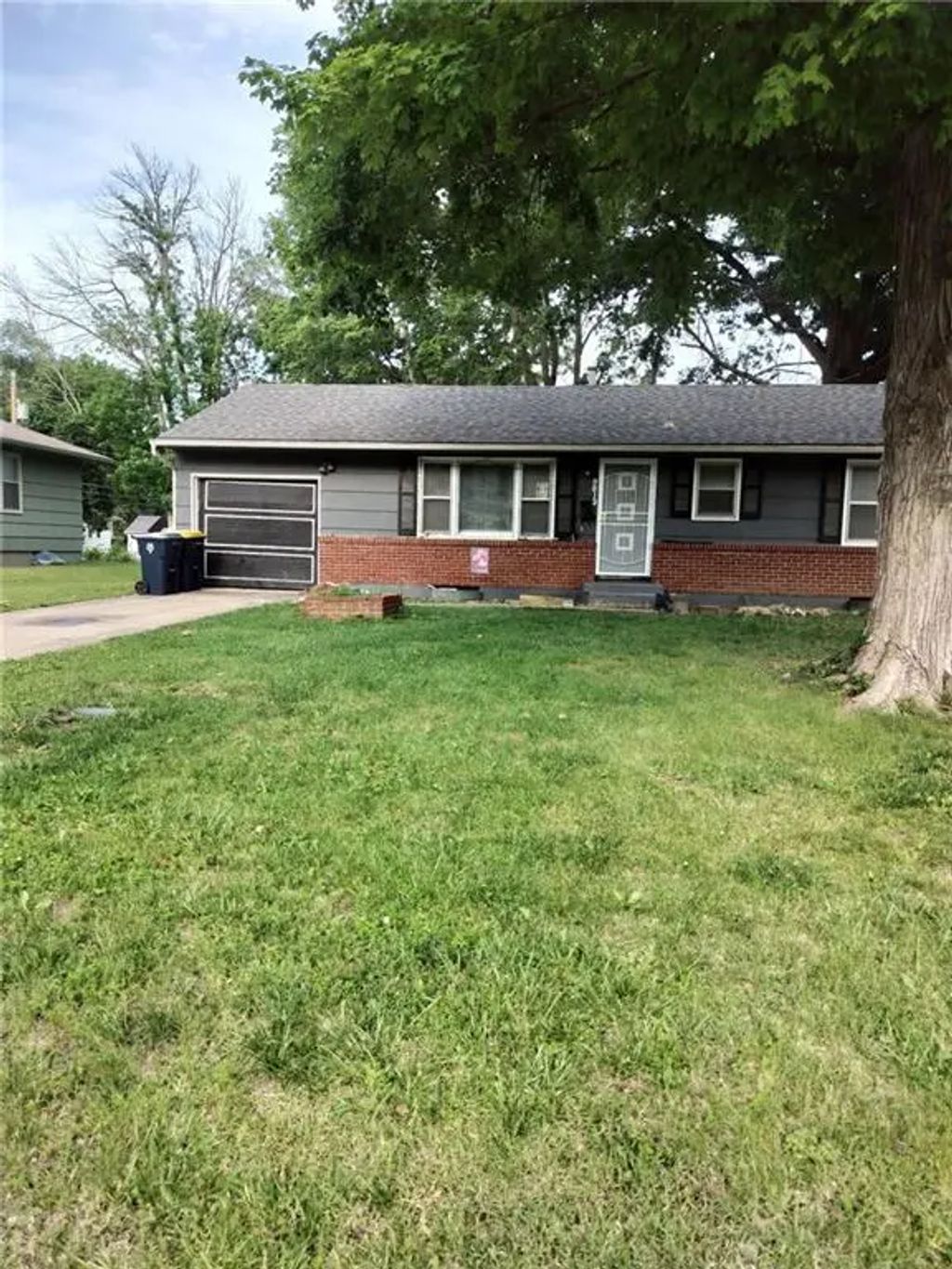 9813 Bennington Avenue, Kansas City