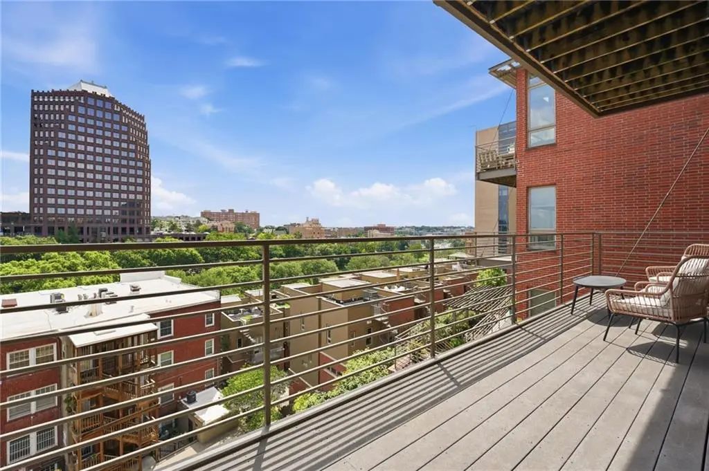 4521 Wornall Road 208, Kansas City