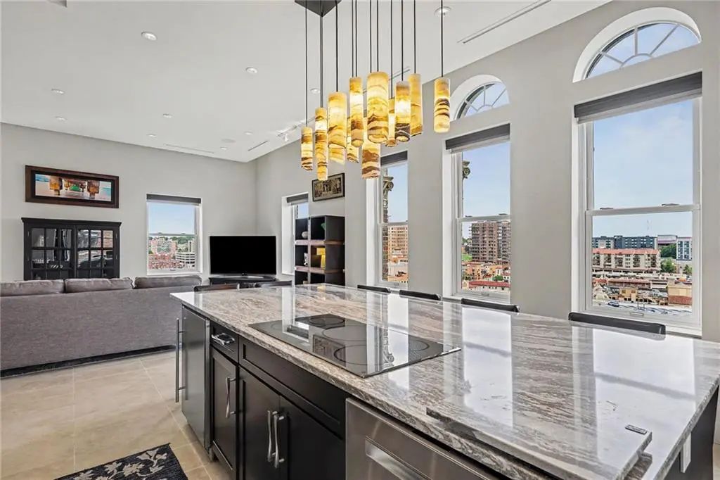 229 Ward Parkway 1001b, Kansas City