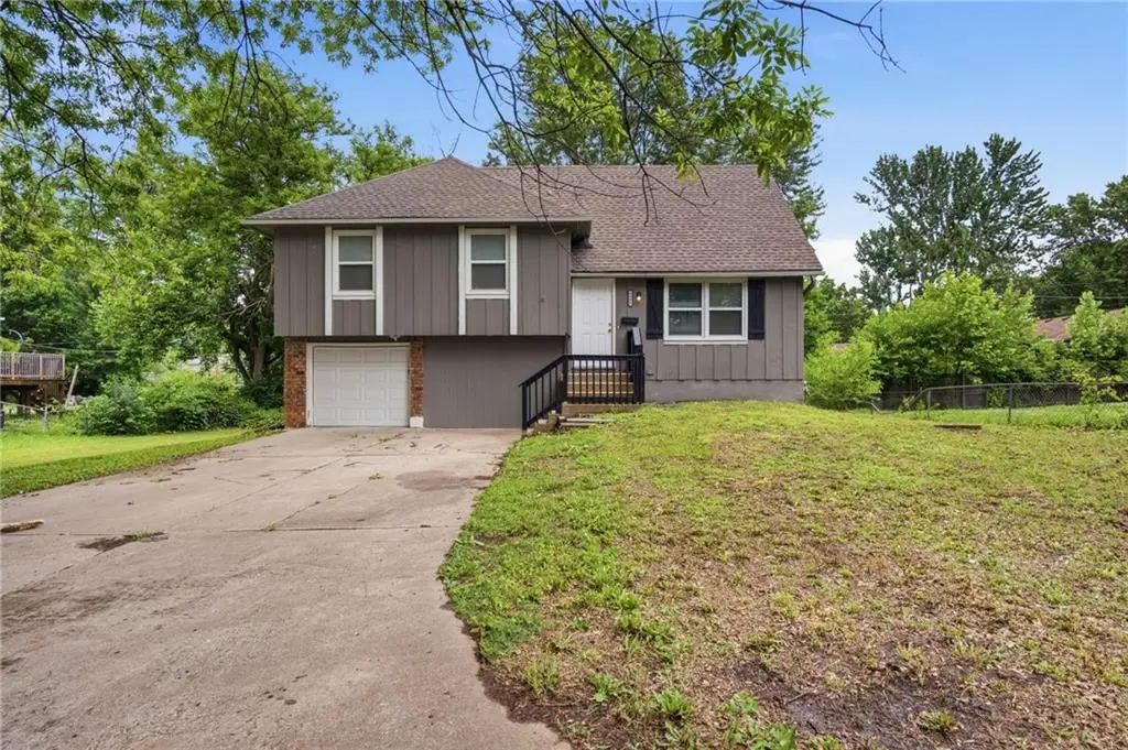 8909 Stark Avenue, Kansas City