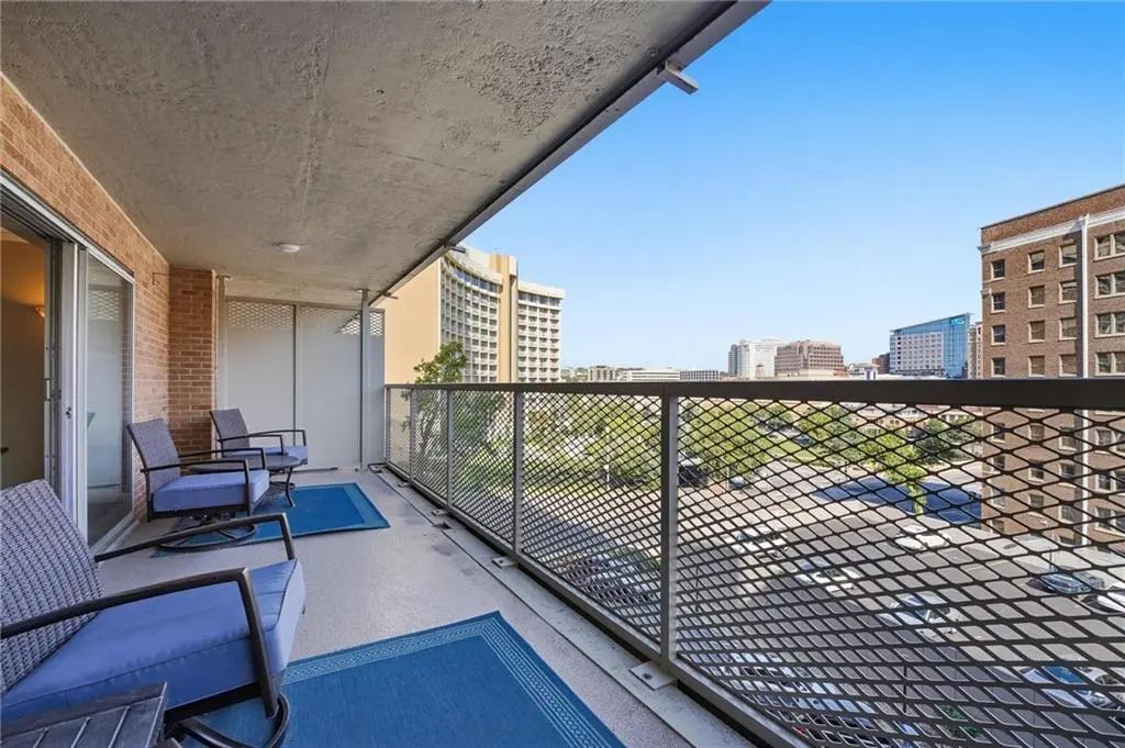 310 W 49th Street 201, Kansas City