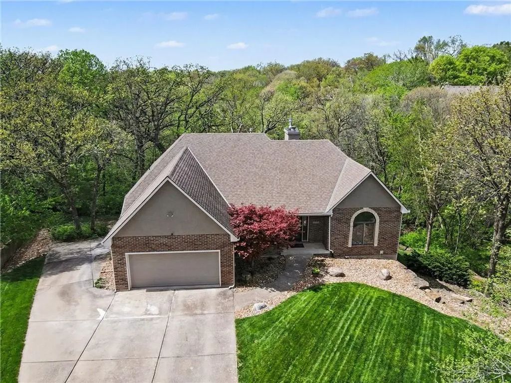 2401 Sw Whispering Creek Court, Blue Springs