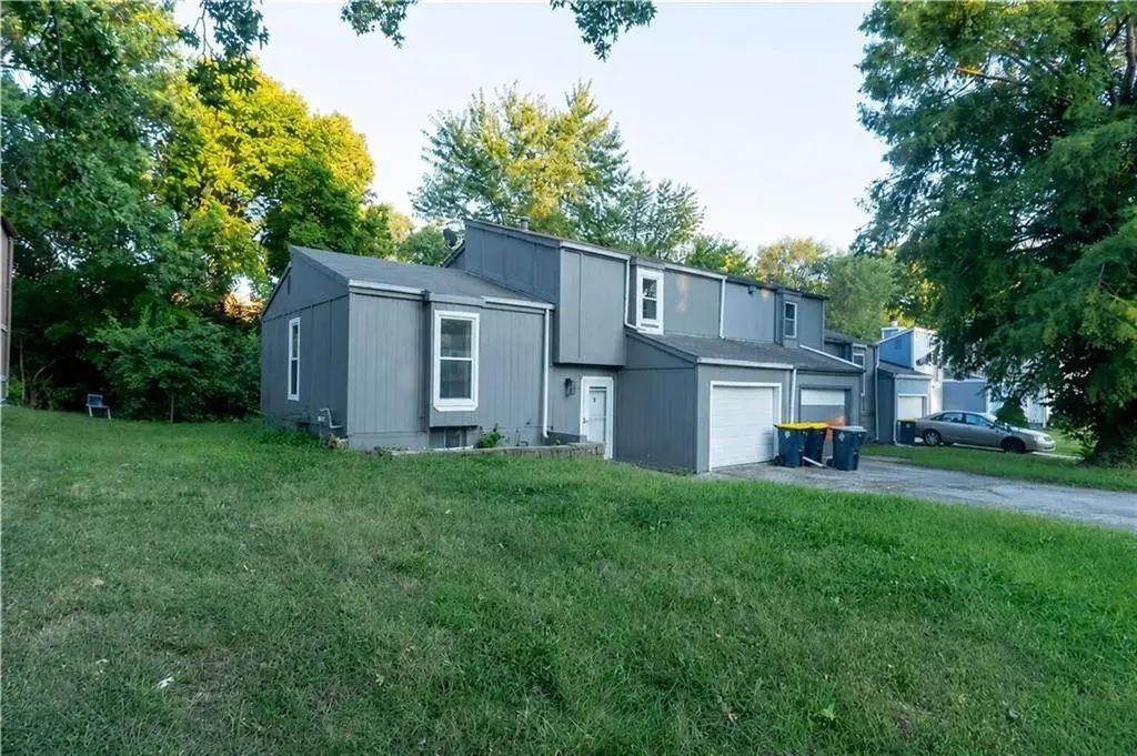 9525 Manning Avenue, Kansas City