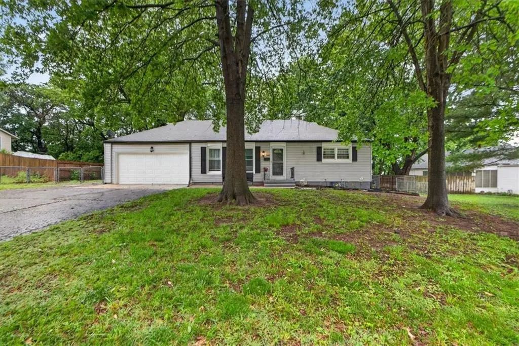 9504 Bennington Avenue, Kansas City