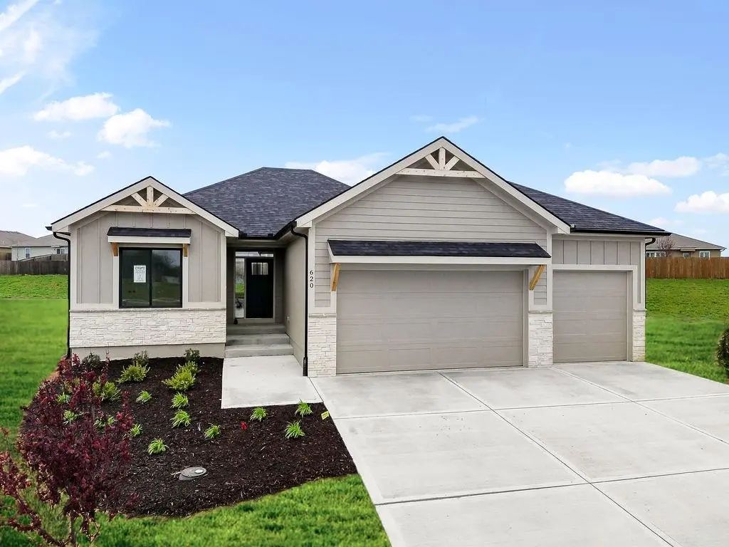 7904 Se Hoot Owl Street, Blue Springs
