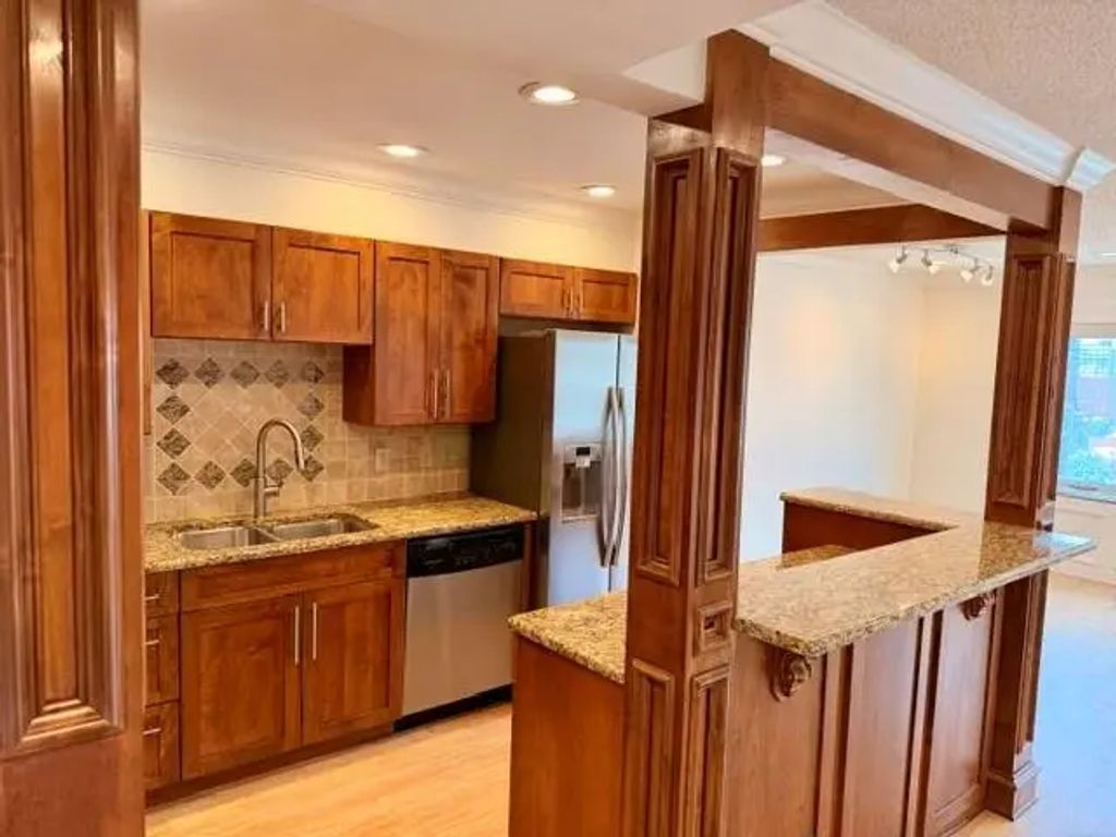 4545 Wornall Road 1200, Kansas City