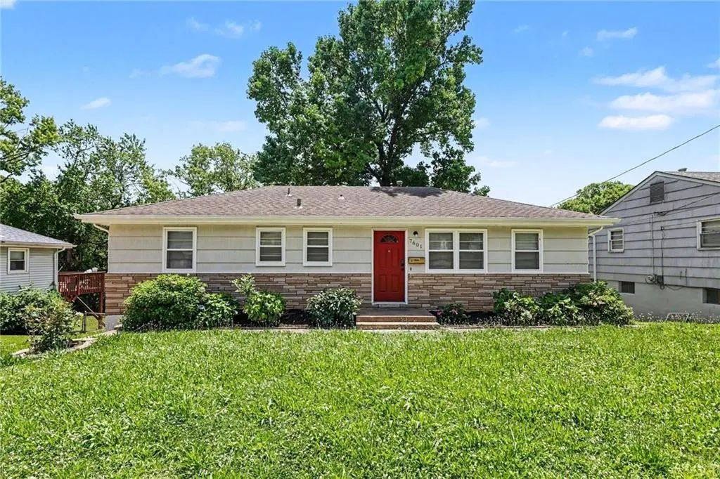 7601 E 76th Street, Kansas City