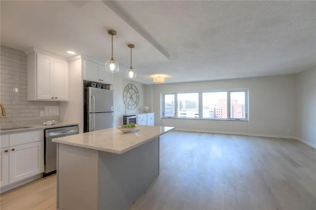 4545 Wornall Road 1009, Kansas City
