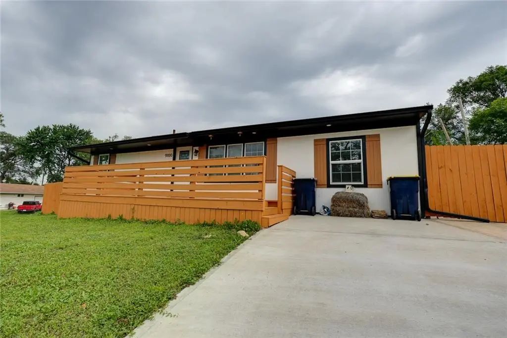 9100 E 43rd Terrace, Kansas City