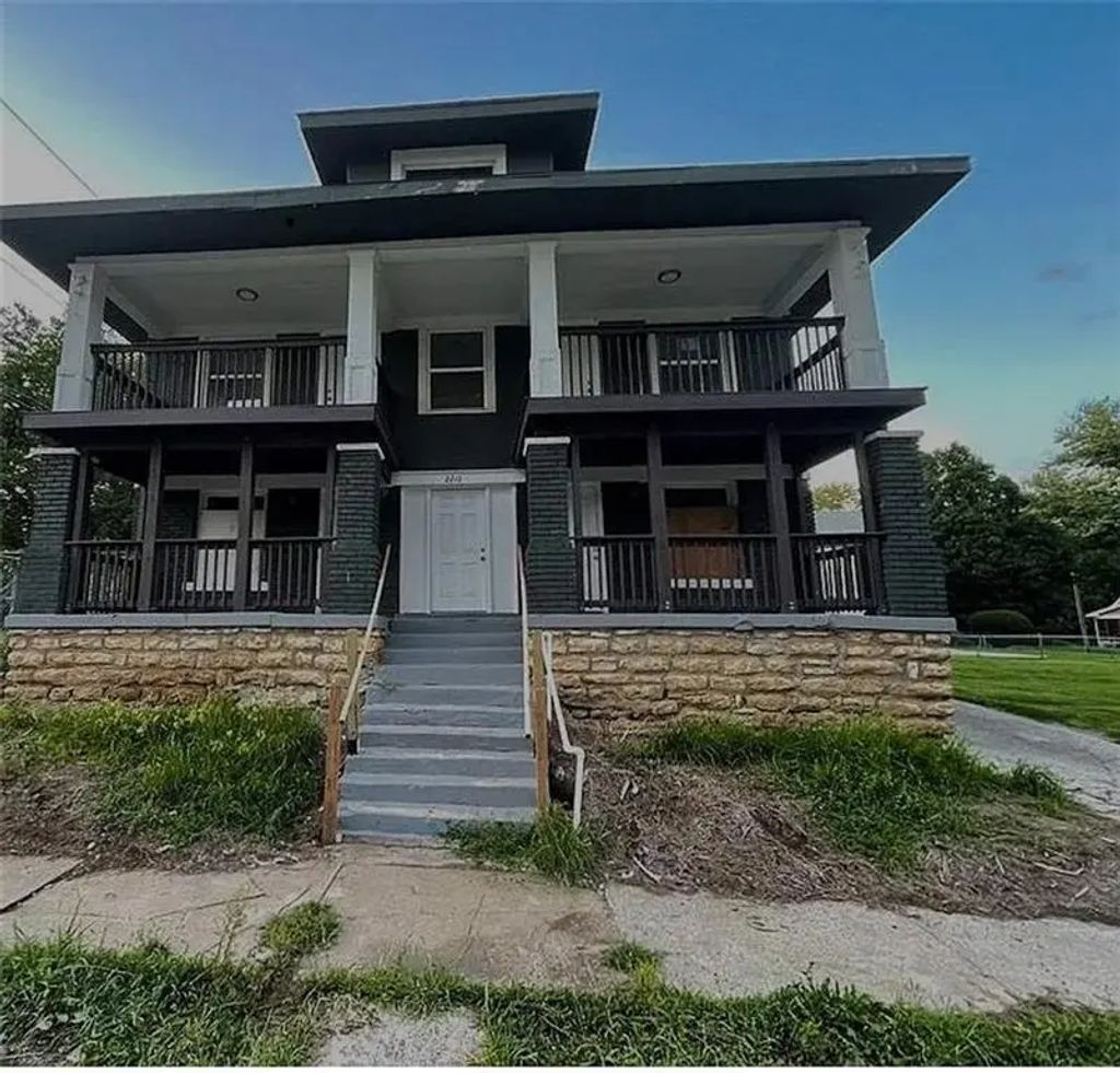 2210 E 34th Street, Kansas City