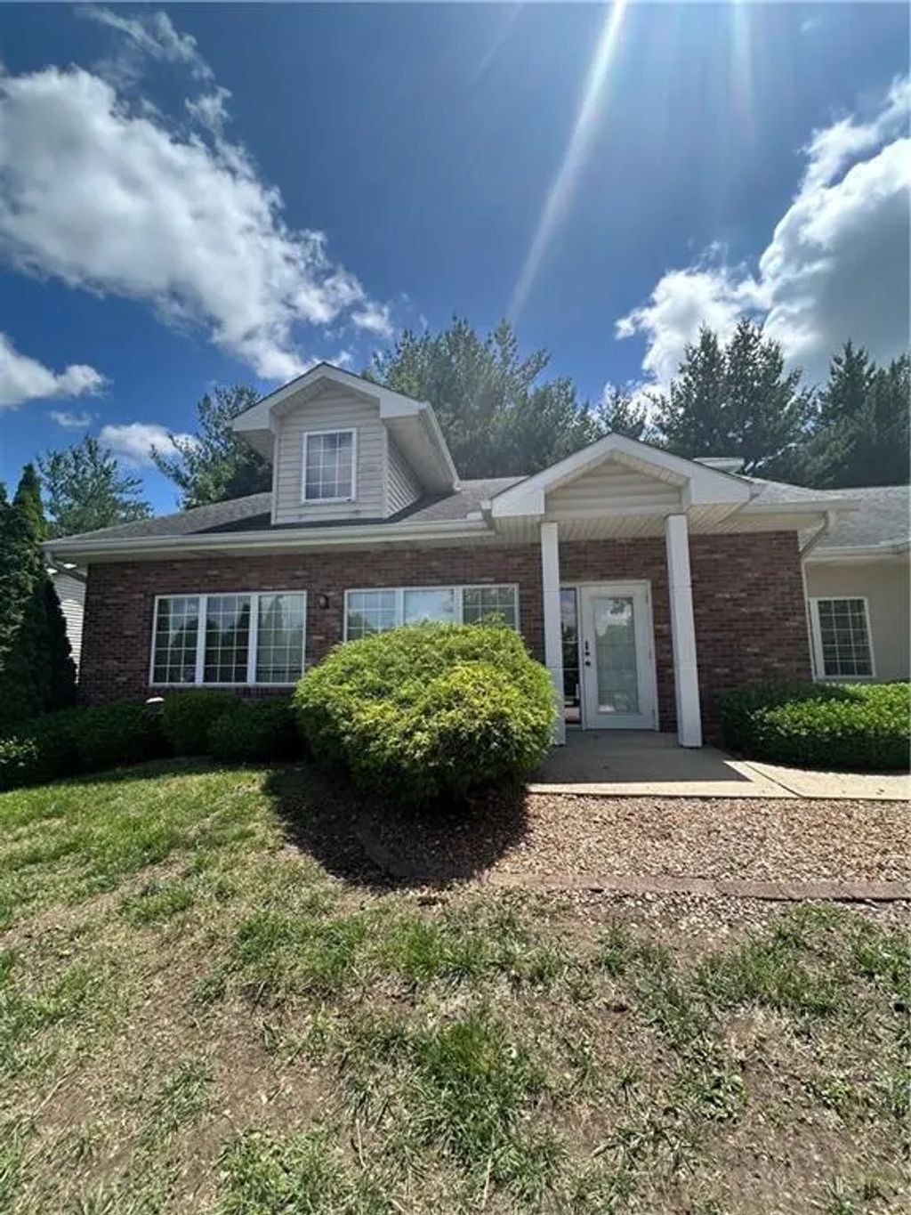 1600 Nw Mock Avenue, Blue Springs