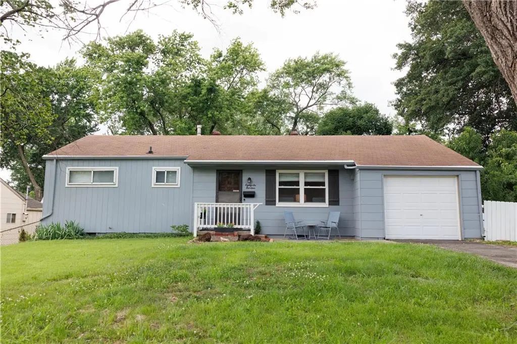 8614 Bristol Avenue, Kansas City