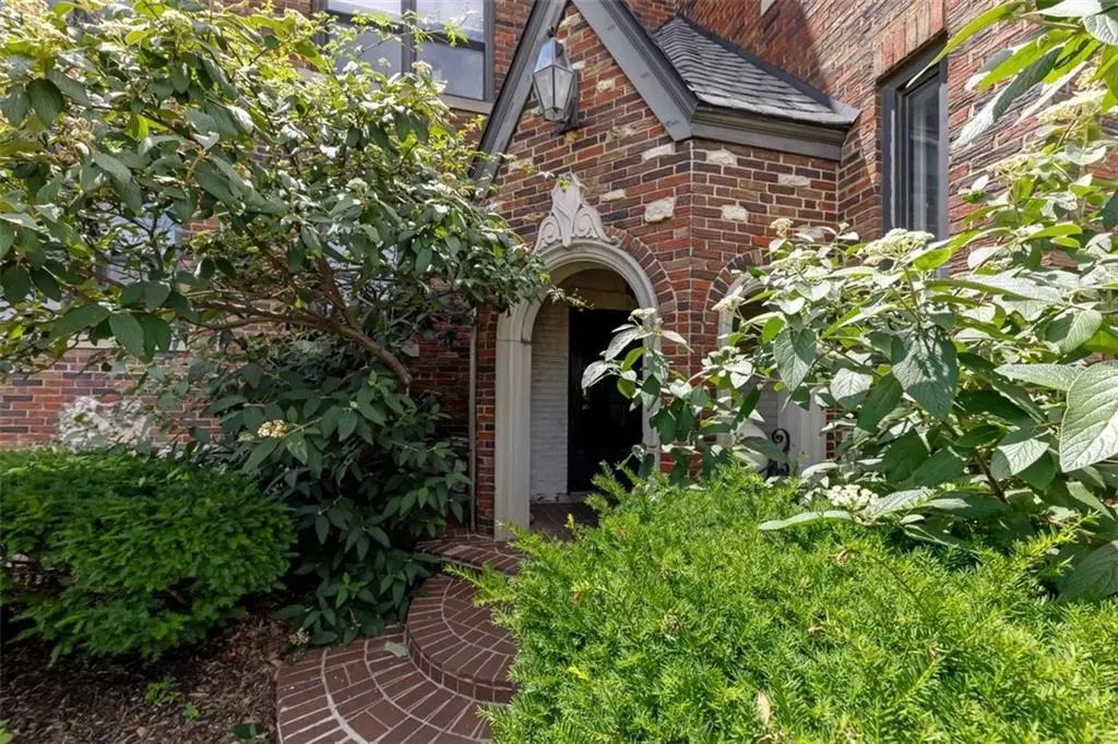 700 W 48th Street 206, Kansas City